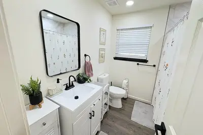 Image de Modern Exective Stay / 4bd+2ba / Close to data center