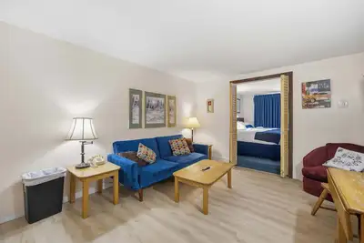 Image de Eastern Hemlock Hideout