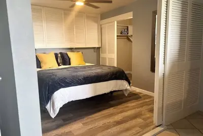 Image de Escape to Maili Cove in our fully furnished condo perfect for a family vacation.