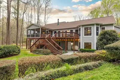 Image de Lakefront, Dock, Kayaks, Games, Firepit, Fireplace