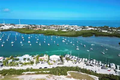 Boot Key Harbor Oasis a 2-bedroom, 2-bath half duplex on Boot Key Harbor