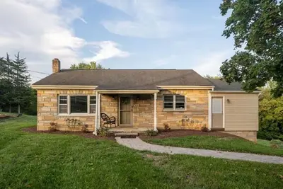 Image de Comfy Getaway in Strasburg, Va!