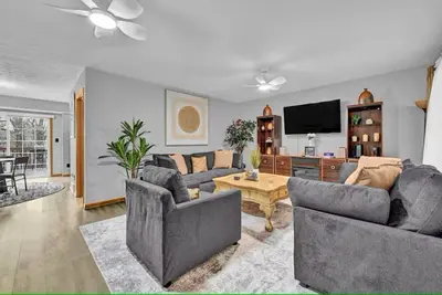 Image de Cozy stylish home near Akron ~Canton/ sleeps 8