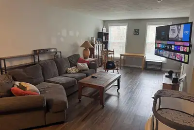 Image de 3bd/2. 5 bath Townhome walking distance to Stadiums / Downtown - with parking