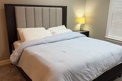 Image de Spacious 1br Retreat, Private Pool, and Near Kings Bay Base