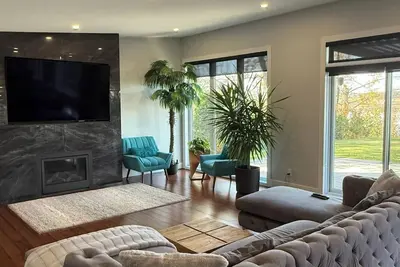 Image de Chalet Panoramique Spa & Piscine, Lac Aylmer