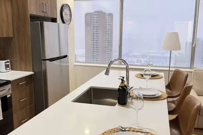 Downtown 2br/2ba Condo 🏙️ Walk to Everything + Stunning Views