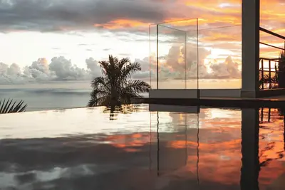 Image de Villa Bleue Camaïeu - Vue mer, piscine chauffée et terrain de pétanque. . .