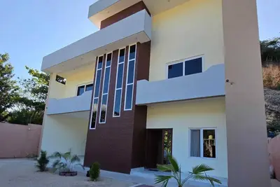 Image de Spacious 4-bedroom house close lovely island Flores with Ac\n\" Selva Maya Stay\"