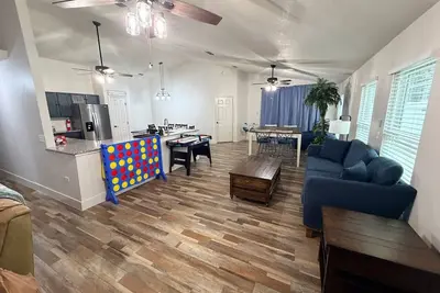 Image de 4 Bedroom Villa close to Theme Parks sleeps 9