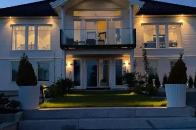 Image de Charming villa with Ac and jacuzzi in beautiful Vestland - Bergen - free parking