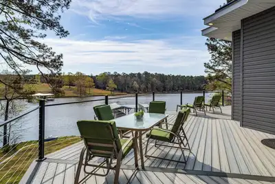 Image de Greenwood Group Retreat w/ Large Private Dock!