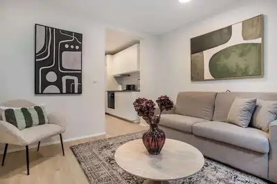 Image de Tys One Bedroom Basement Apartment