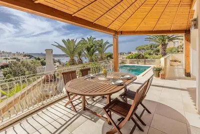 Image de Azure Dream: Lux 4-Bed Villa with Pool, Sea View & Garage