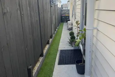 3 bedroom flat bus apartment