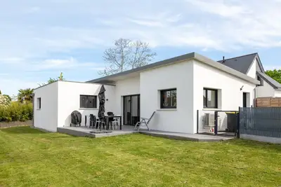 Image de Maison de vacances « Maison Concarneau » avec terrasse privée, jardin privé et Wi-Fi
