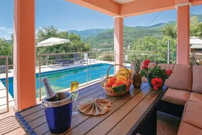 Villa Happiness pool&Wellness by Villas Guide