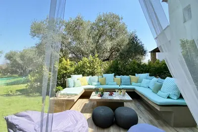 Image de Salty Olive Cabana by RentalsPro - Akti Salonikiou