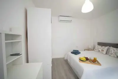 Image de Perfect 1-bedroom apartment with Ac in Málaga Capital