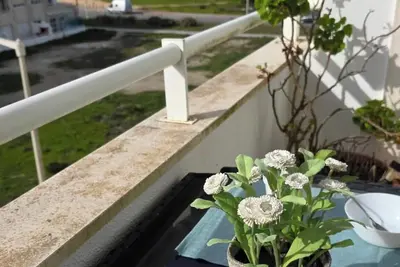 Image de 2-bedroom apartment by the beach.