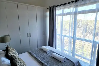 Image de Fabulous 5-bedroom house in serene Onrusrivier perfect for families and Friends