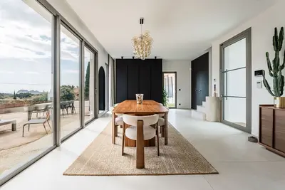 Image de Maison moderne avec vue mer