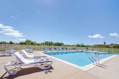 Image de Studio Mezzanine avec Accès Piscine Extérieure