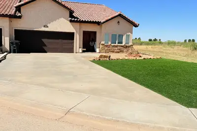 Image de Spacious 3-bedroom townhome in serene Odessa with Ac