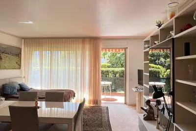 Image de Top location in Brissago 2 room apartment with private beach access. Dogs allowed