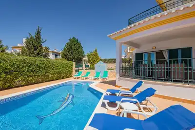 Image de Villa Kelisia avec 4 chambres, 5 salles de bains et piscine privée