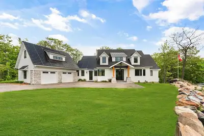 Image de Luxury Home on Gloucester Pool, 7 Bdrms