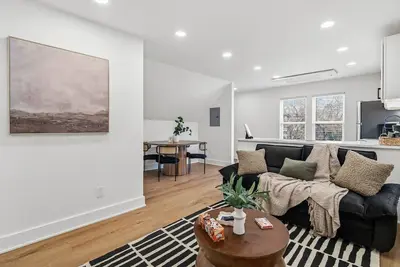 Image de Modern Boho Escape | Prime Ohio City Stay