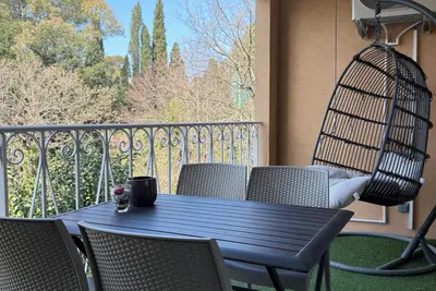 Image de Havre de paix avec terrasse en pleine nature