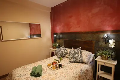 Image de 2-Floor Beach House + Balcony | Entire Home near the Sea