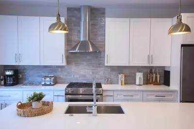 Image de Stunning 3-Story Home with Chef's Kitchen