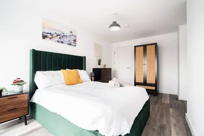 Image de Beautiful Flat Near Church Street Place Eccles Uk