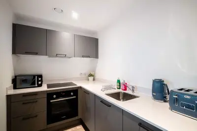 Image de Spacious Apartment Near Church Street Eccles Area