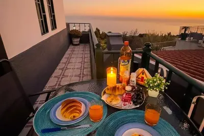 Image de Susette's Coastal Serenity - Ocean Views & Parking