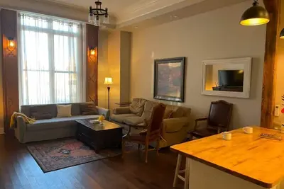 Image de Historic Gem, Fireplace, 2br/2ba, Capitol District