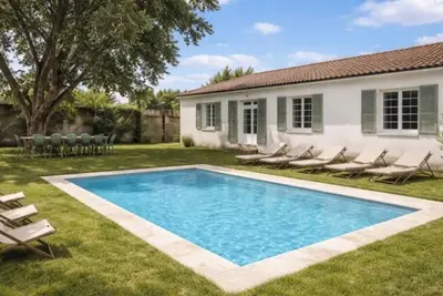 Image de L’Échapée Brem - Jolie maison typique avec Piscine chauffée - À 1km de l’océan