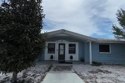 Image de Charming and Spacious 4-bedroom House Near Beaches