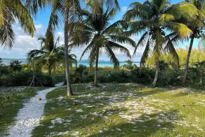 3-bedroom Villa on Winding Bay