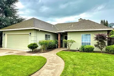 Image de Vineyard Getaway 3br Home in Lodi minutes away from shopping & attractions