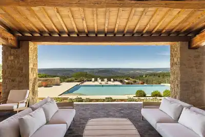 Image de Quiet luxury among the olive groves of Orvieto
