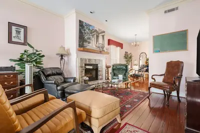 Image de The Office | Historic District Charleston!