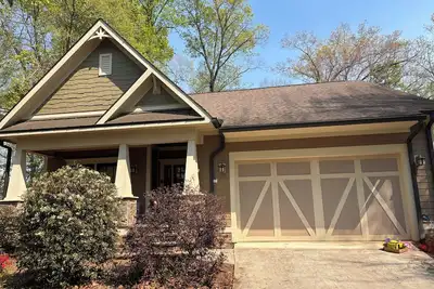 Image de 3-Br Craftsman house on the Ocoee River - Large Backyard to relax with puppies!