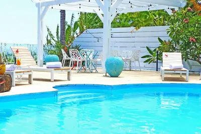 Image de App. La Rose, piscine, vue mer