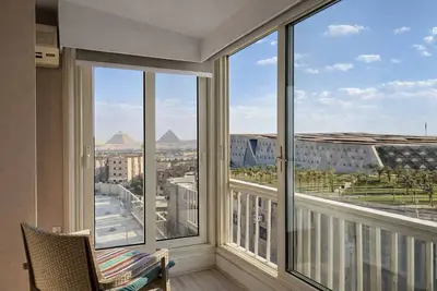 Pyramids & Gem View Tamara's Luxury Giza Apartmtment
