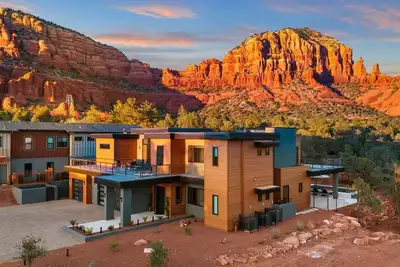 Image de Architectural Sedona Escape | Pool, Spa, Red Rock Views, Indoor-Outdoor Living