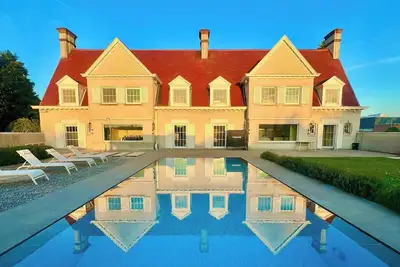 Image de Luxury Villa • Pool & Spa